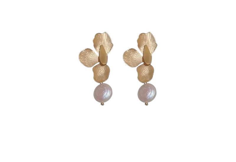 ARETES FLOR CON PERLA DE RIO